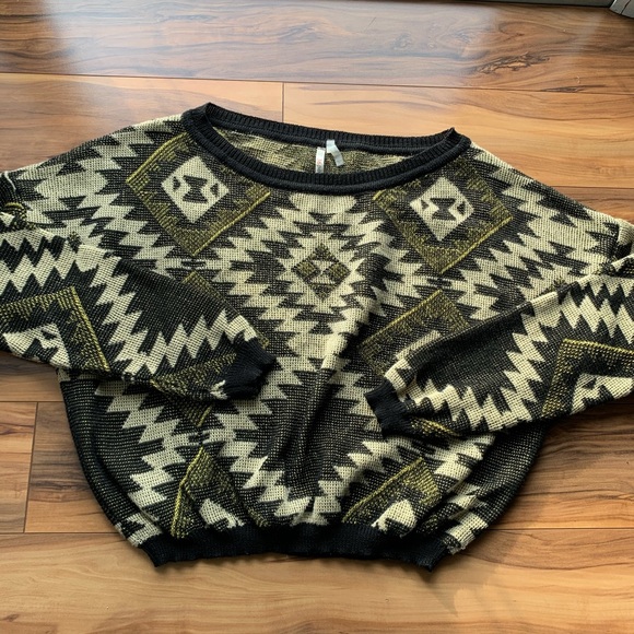 36 point 5 aztec geometric print crop sweater M - Picture 5 of 6